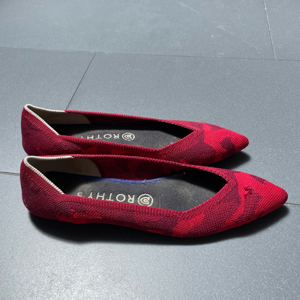 Rothys Red Camo Point